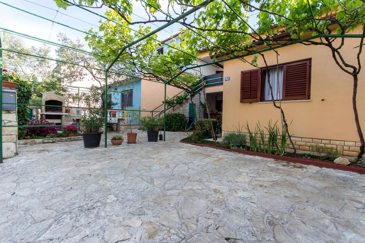 アパート Apartmenthaus Mira Eldic Fažana