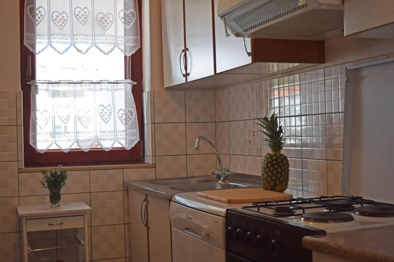 Apartmenthaus Mira Eldic Fažana 0*,